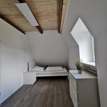 3 In Apartment *